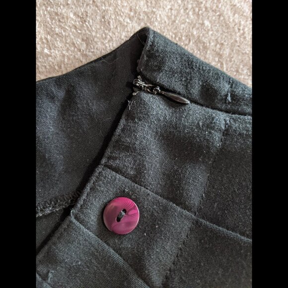 Button-Detail Black Pleated Skirt - Picture 6 of 9